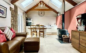 Hideaway Cottages - Greenacres Estates